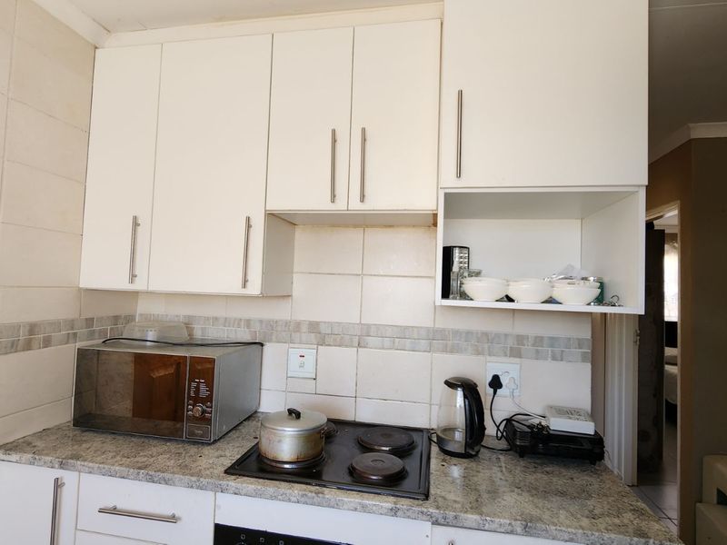 House For Sale in Riverside View Ext 30 - Photo 10