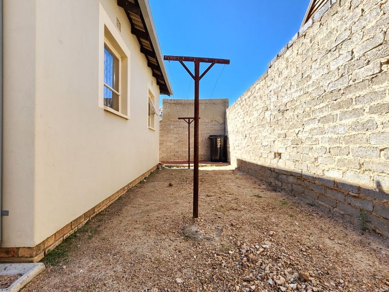 House For Sale in Riverside View Ext 30 - Photo 3