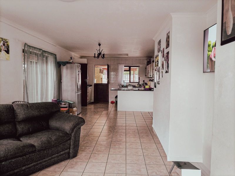 House For Sale in George South - Photo 2