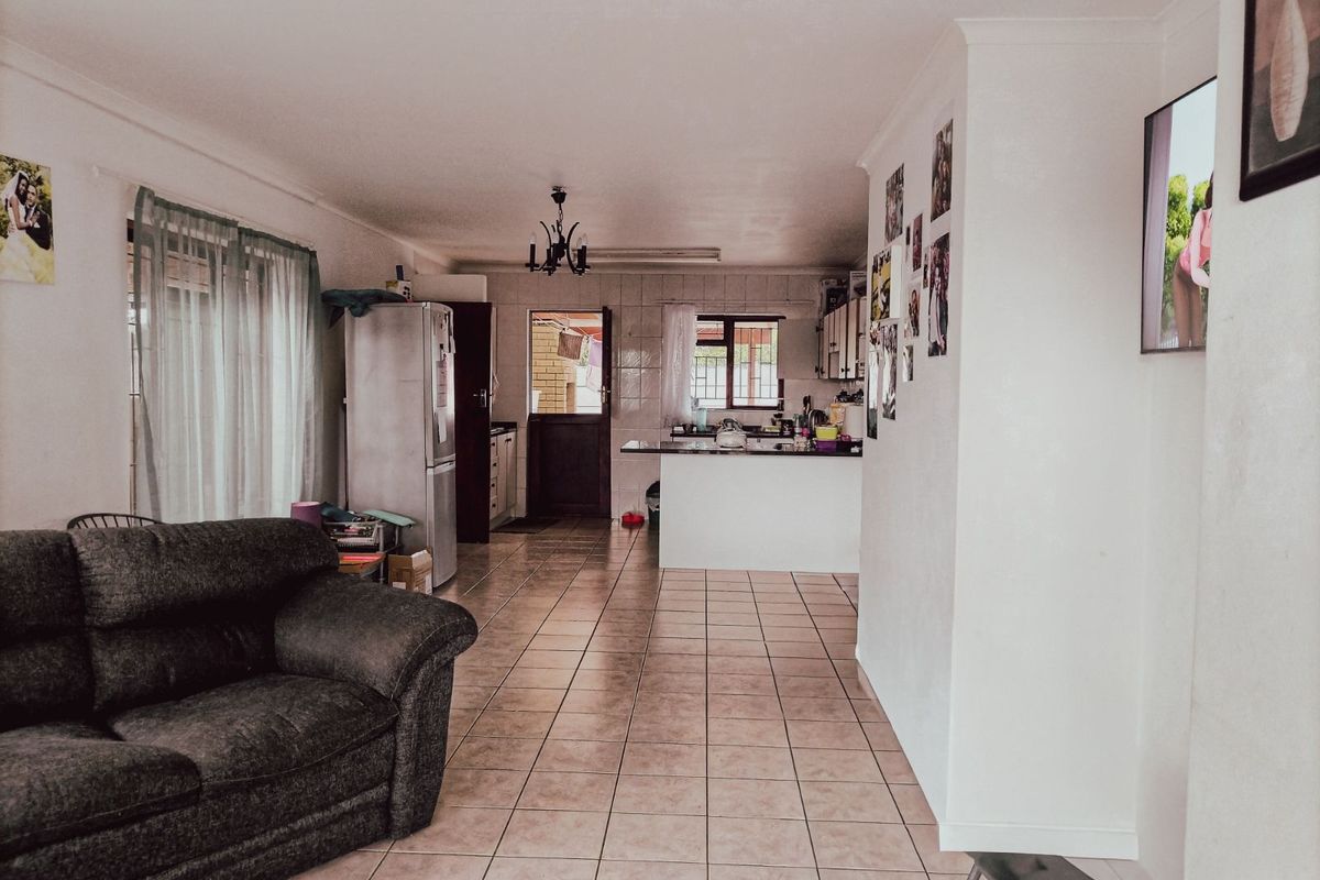 House For Sale in George South - Photo 2