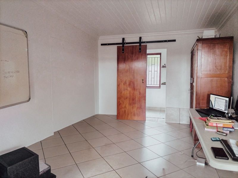 House For Sale in George South - Photo 7