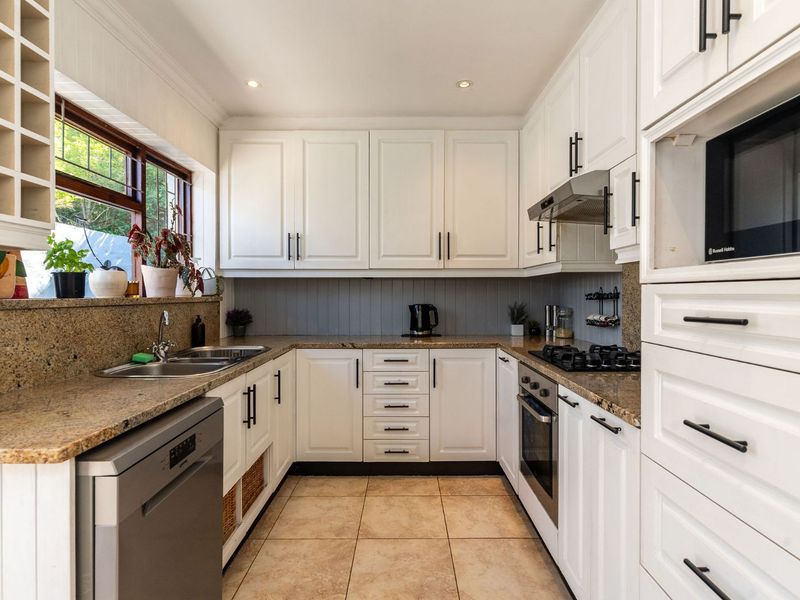 House For Sale in Diep River - Photo 6