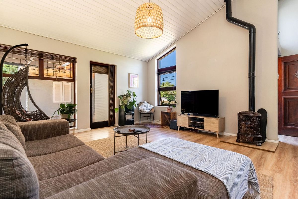 House For Sale in Diep River - Photo 2