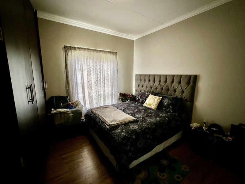 Townhouse For Sale in Terra Nova - Photo 10