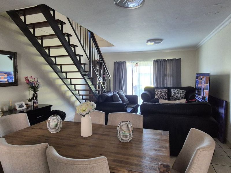 Townhouse For Sale in Lydenburg Central - Photo 7