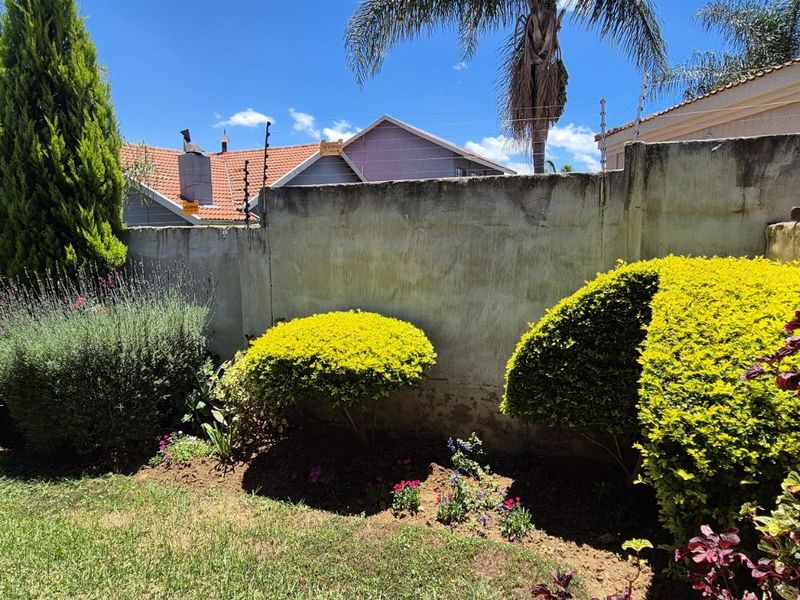 Townhouse For Sale in Lydenburg Central - Photo 3