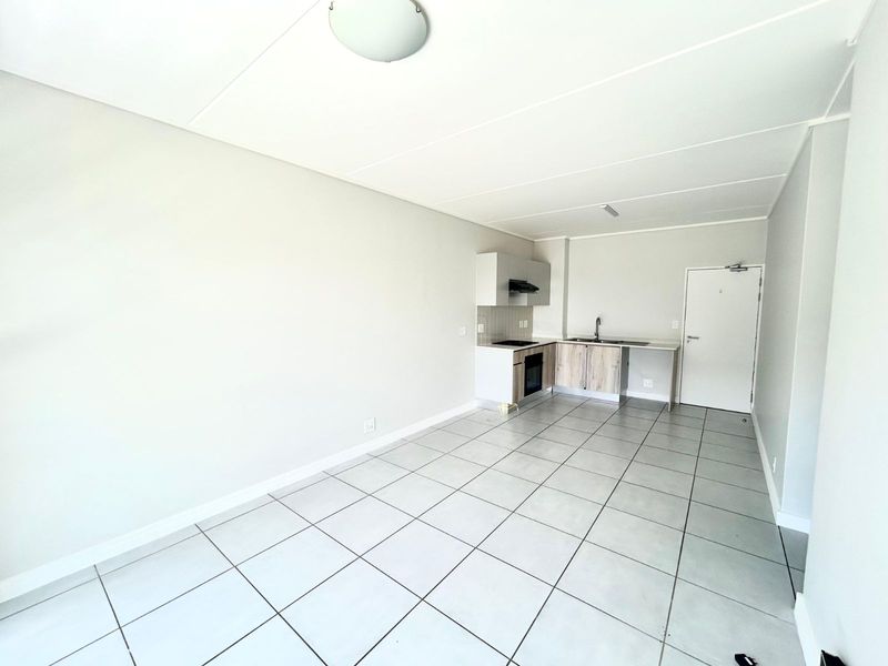 Apartment To Rent in Mooikloof - Photo 2