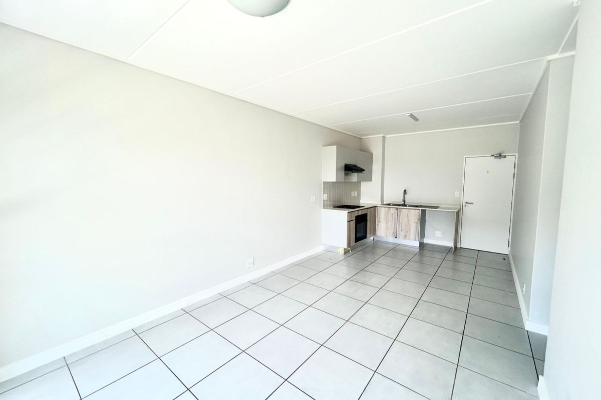 Apartment To Rent in Mooikloof - Photo 2