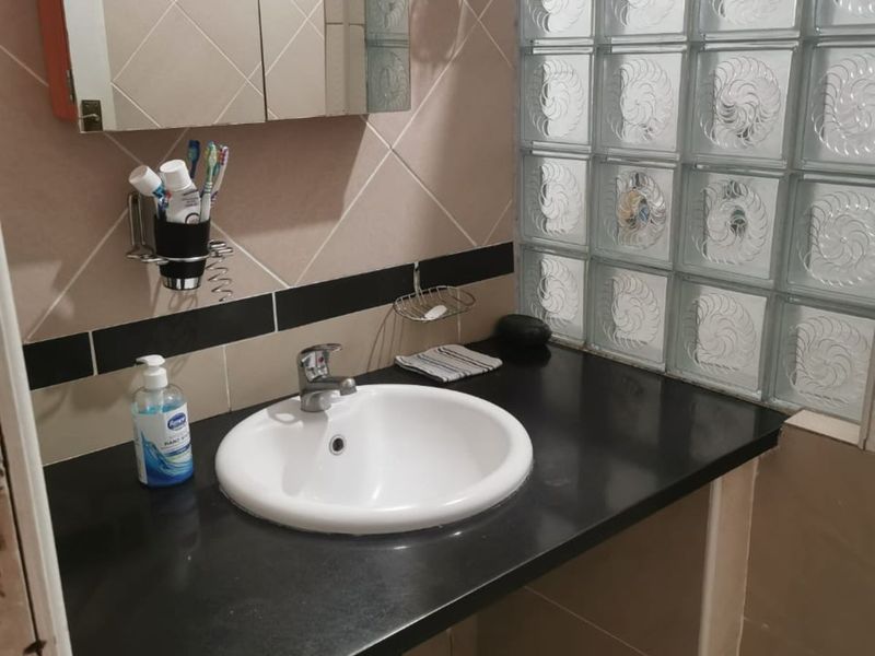 Apartment For Sale in Morningside - Photo 8