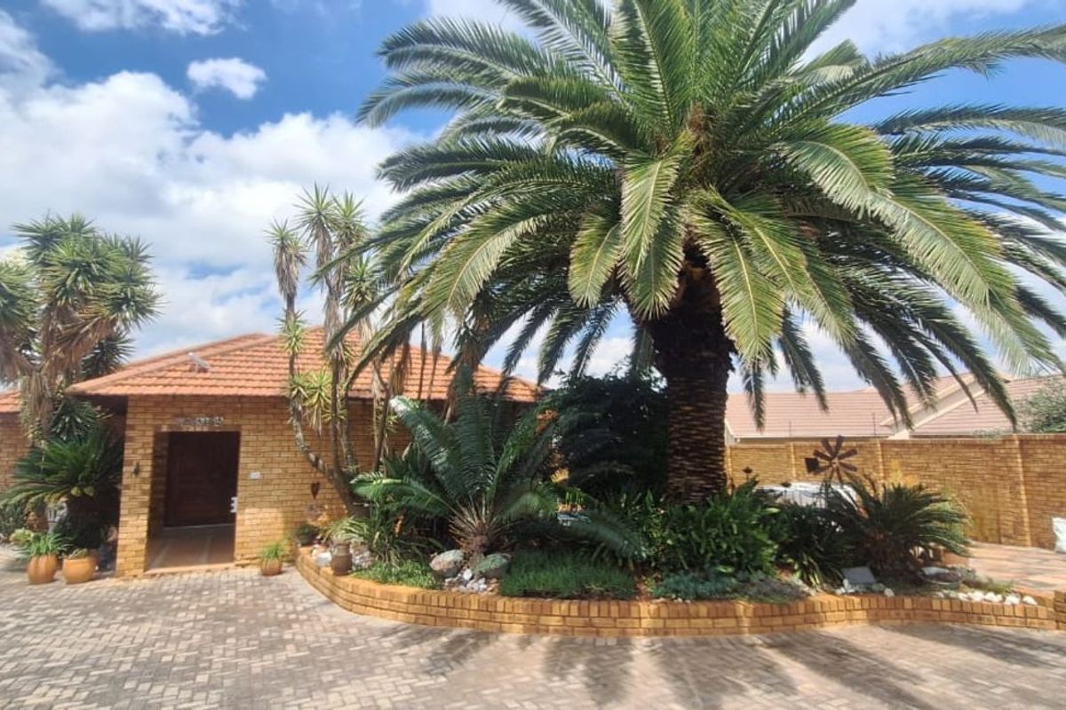 House For Sale in Greenhills - Photo 2