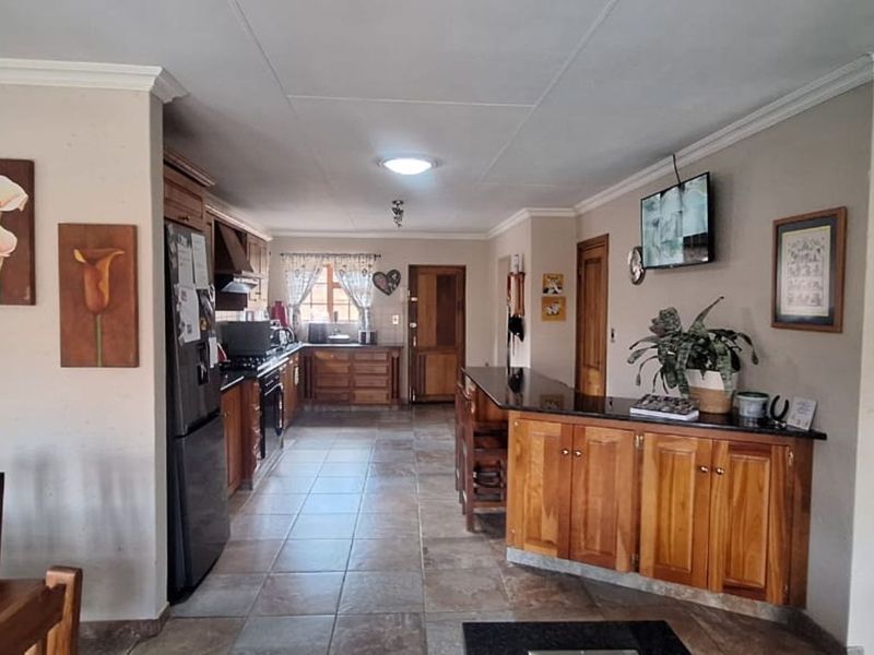 House For Sale in Greenhills - Photo 10