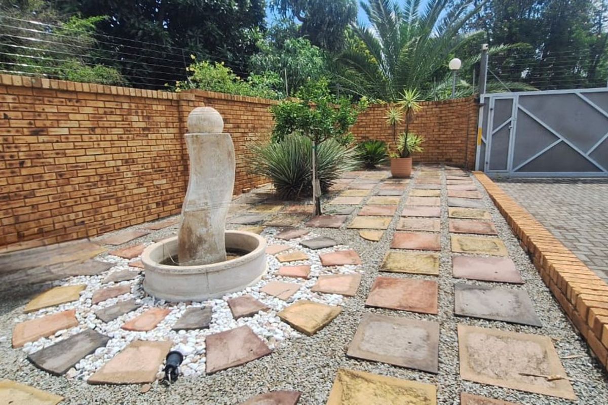 House For Sale in Greenhills - Photo 3