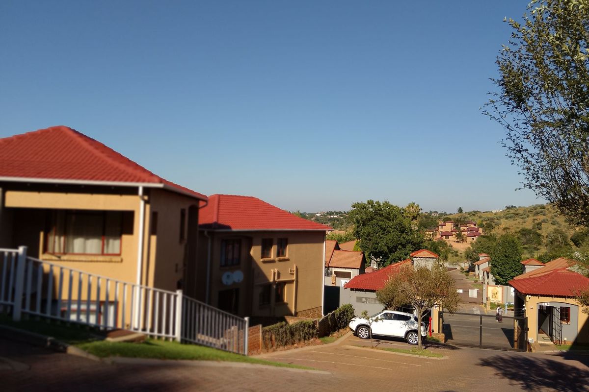 Apartment For Sale in Winchester Hills - Photo 2