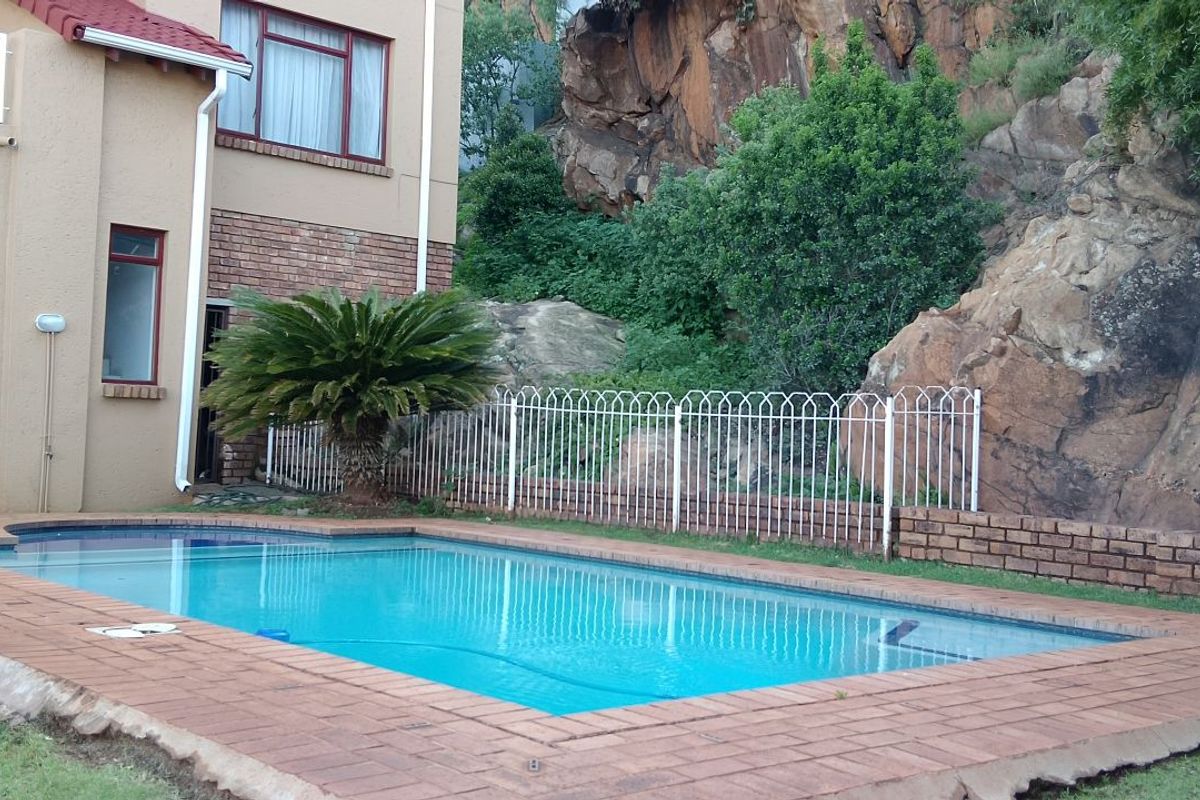 Apartment For Sale in Winchester Hills - Photo 3