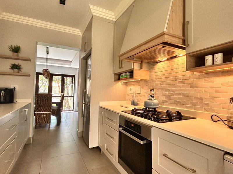 House For Sale in Lonehill - Photo 8