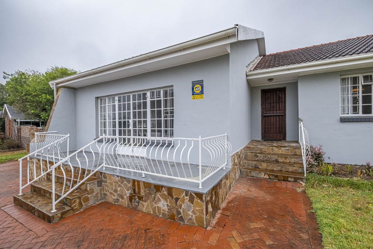 House For Sale in Broadwood - Photo 2