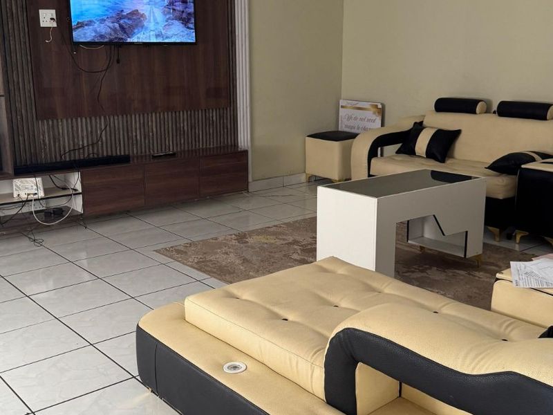 House For Sale in Reyno Ridge - Photo 4