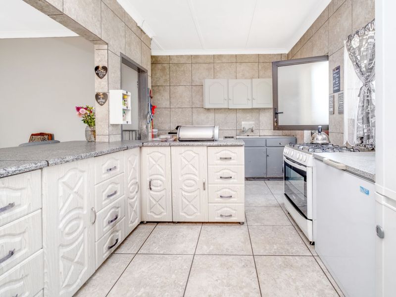 House For Sale in Krugersdorp North - Photo 9