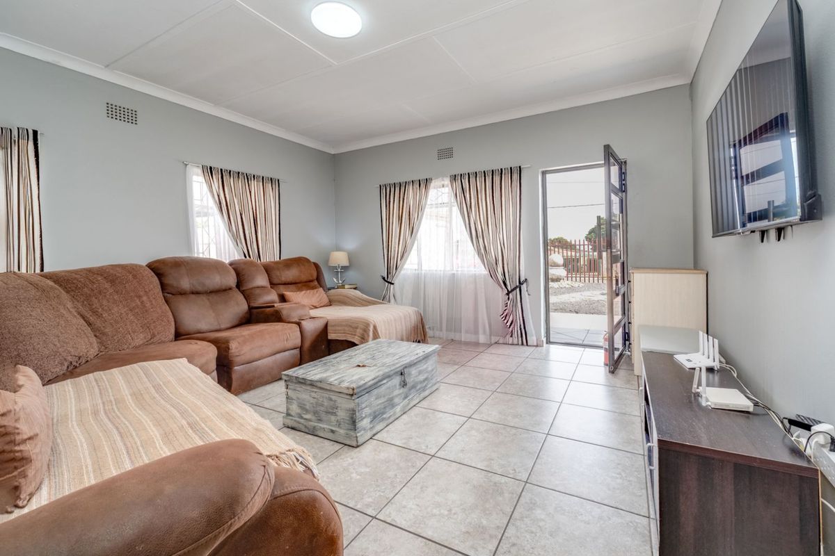 House For Sale in Krugersdorp North - Photo 2