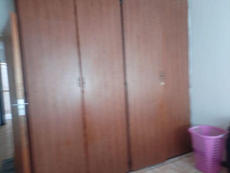 Apartment For Sale in Silverton - Photo 2