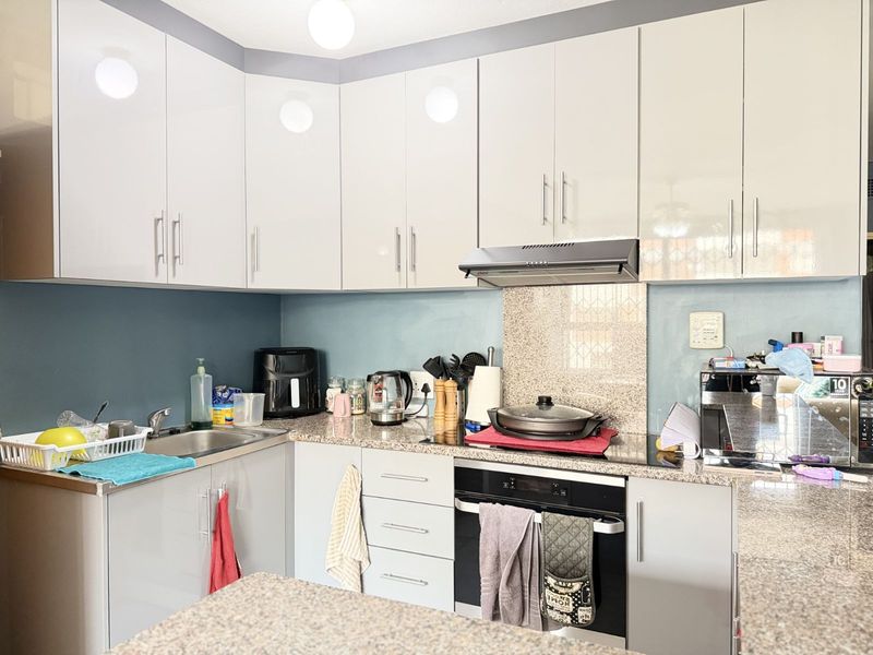 Apartment For Sale in Amanzimtoti - Photo 3