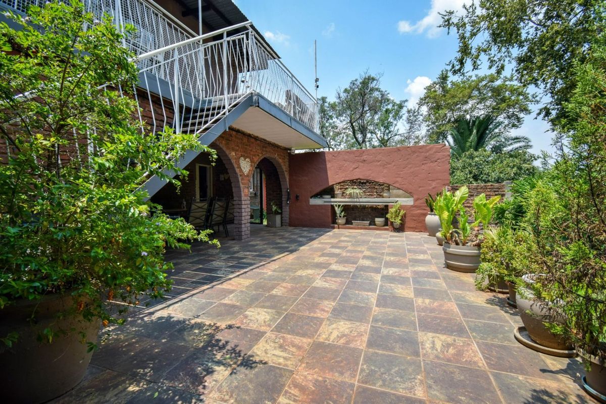 House For Sale in Kameeldrift East - Photo 4