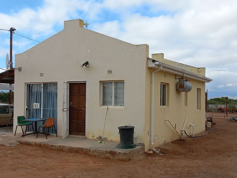 House For Sale in Calitzdorp Central - Photo 2