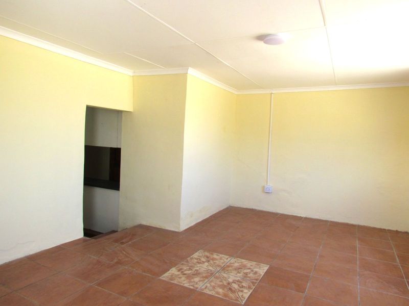 House For Sale in Arcadia - Photo 3