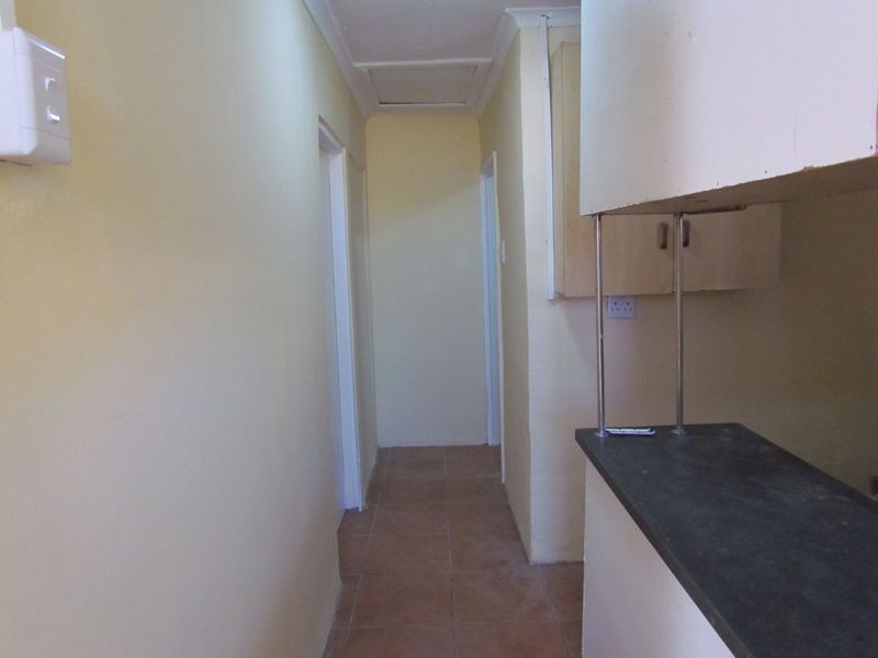 House For Sale in Arcadia - Photo 5