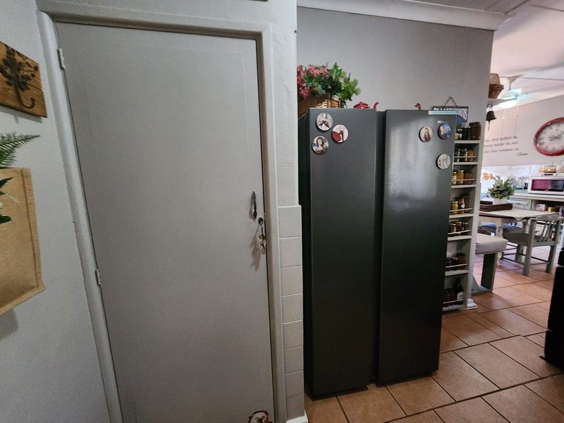 House For Sale in Beaconsfield - Photo 7