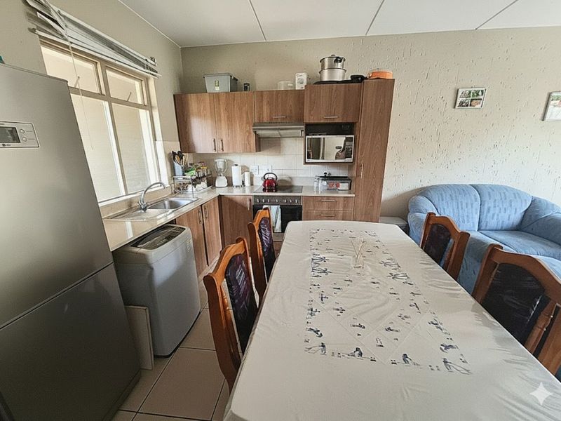 Apartment For Sale in Lonehill - Photo 3