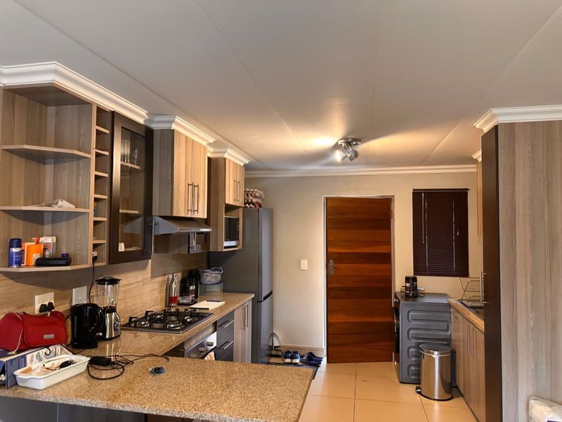 Apartment For Sale in Pretoria North - Photo 3