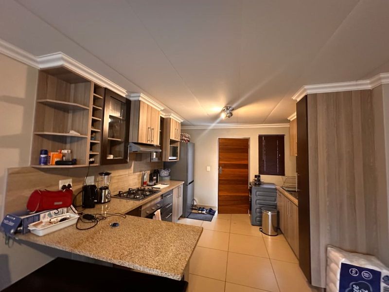 Apartment For Sale in Pretoria North - Photo 4