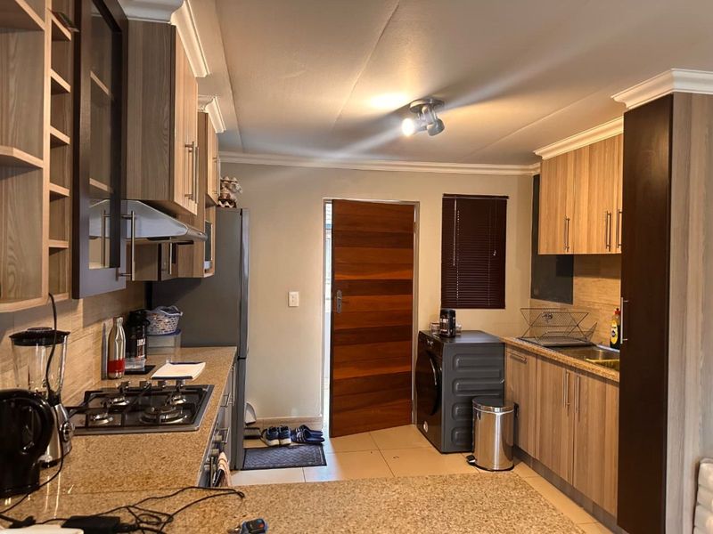 Apartment For Sale in Pretoria North - Photo 5