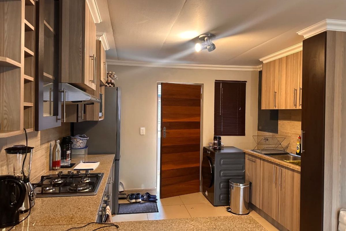 Apartment For Sale in Pretoria North - Photo 5