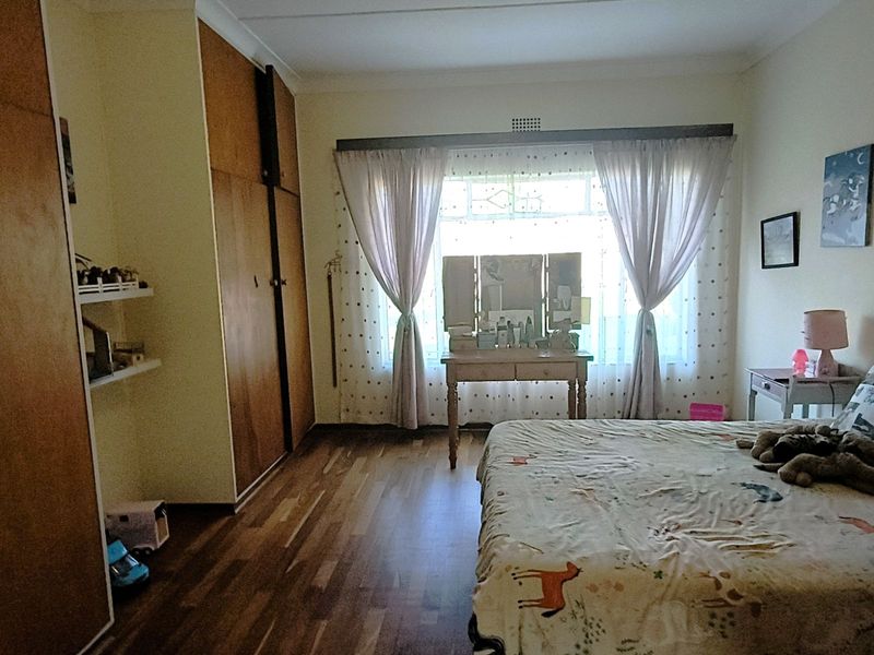 House For Sale in Monument - Photo 10