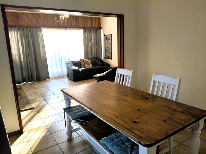 House For Sale in Monument - Photo 4