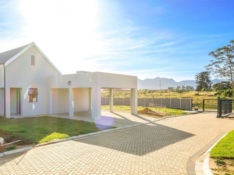 Townhouse For Sale in Pacaltsdorp - Photo 5