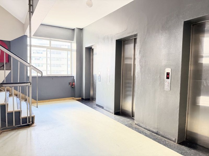 Apartment For Sale in North Beach - Photo 3