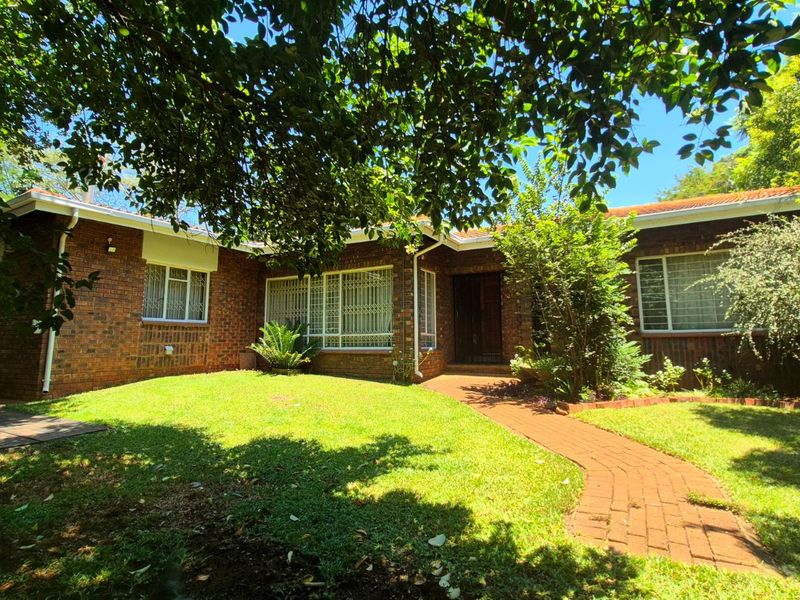 House For Sale in Brooklyn - Photo 3