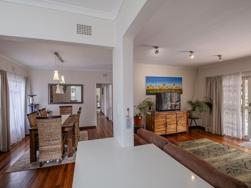 House For Sale in Miramar - Photo 4