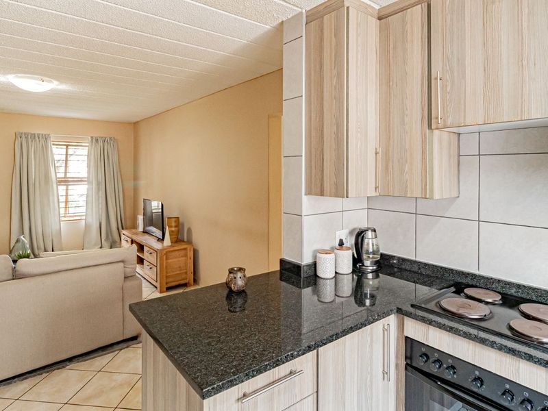 Apartment For Sale in Robindale - Photo 10