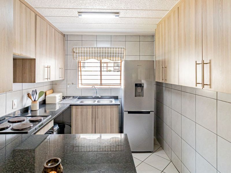 Apartment For Sale in Robindale - Photo 9