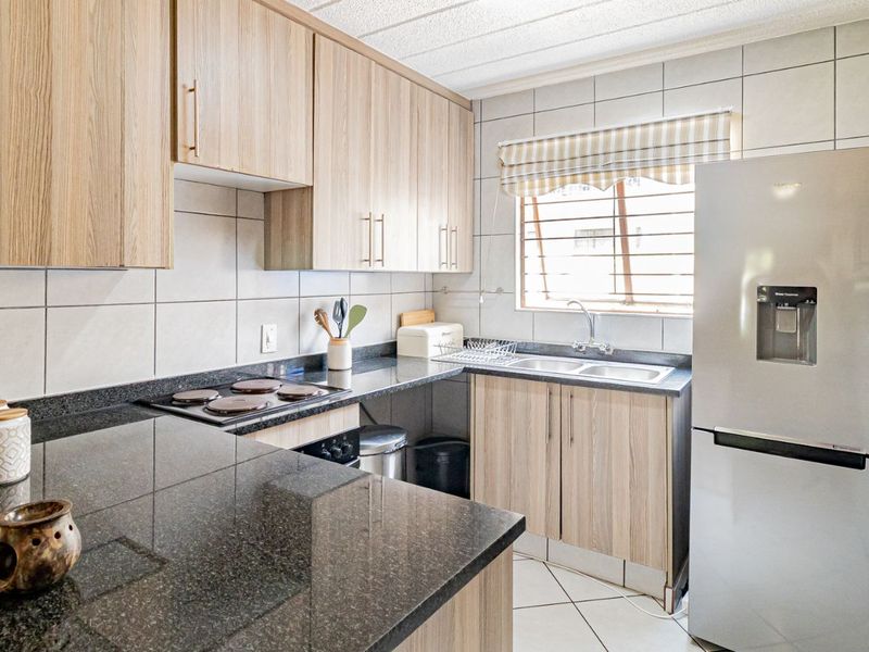 Apartment For Sale in Robindale - Photo 8