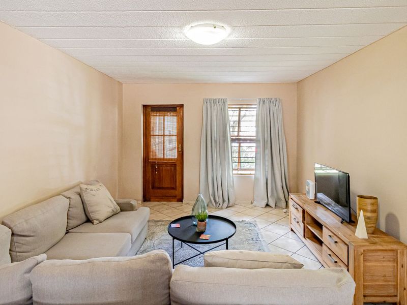 Apartment For Sale in Robindale - Photo 7