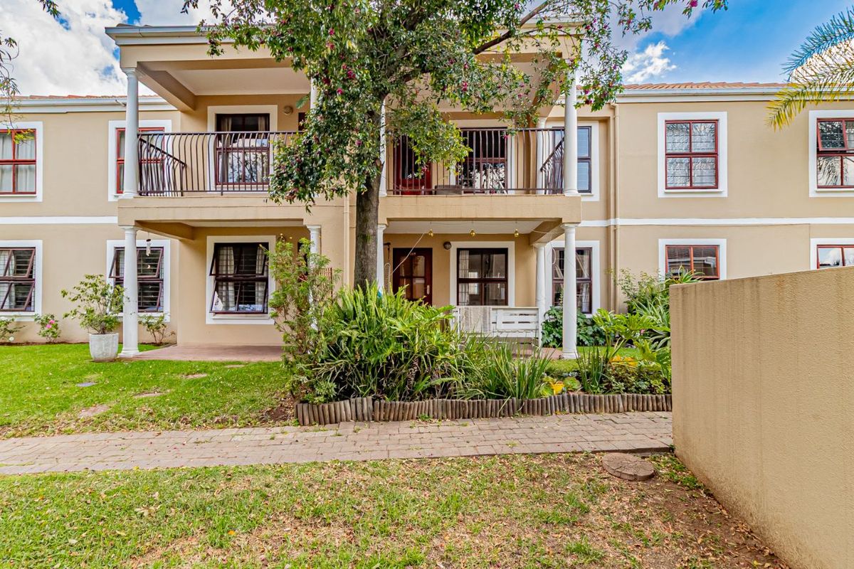 Apartment For Sale in Robindale - Photo 2