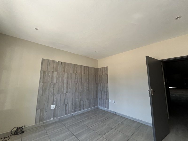 Industrial To Rent in Hennopspark Industrial - Photo 6