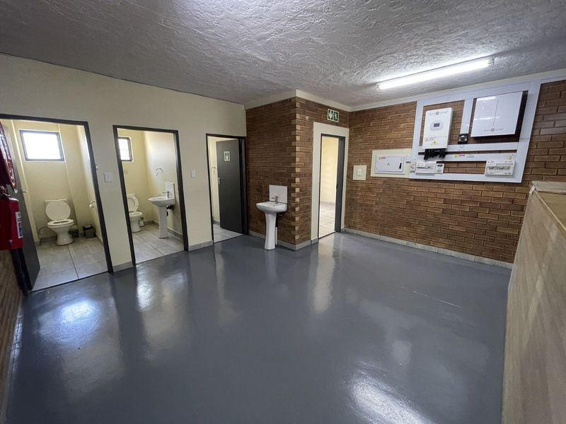 Industrial To Rent in Hennopspark Industrial - Photo 5