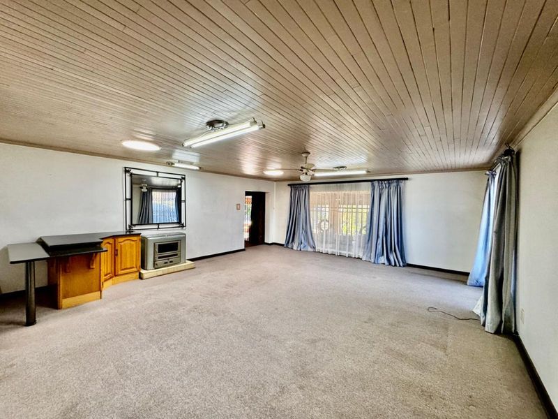 House For Sale in Secunda Central - Photo 8