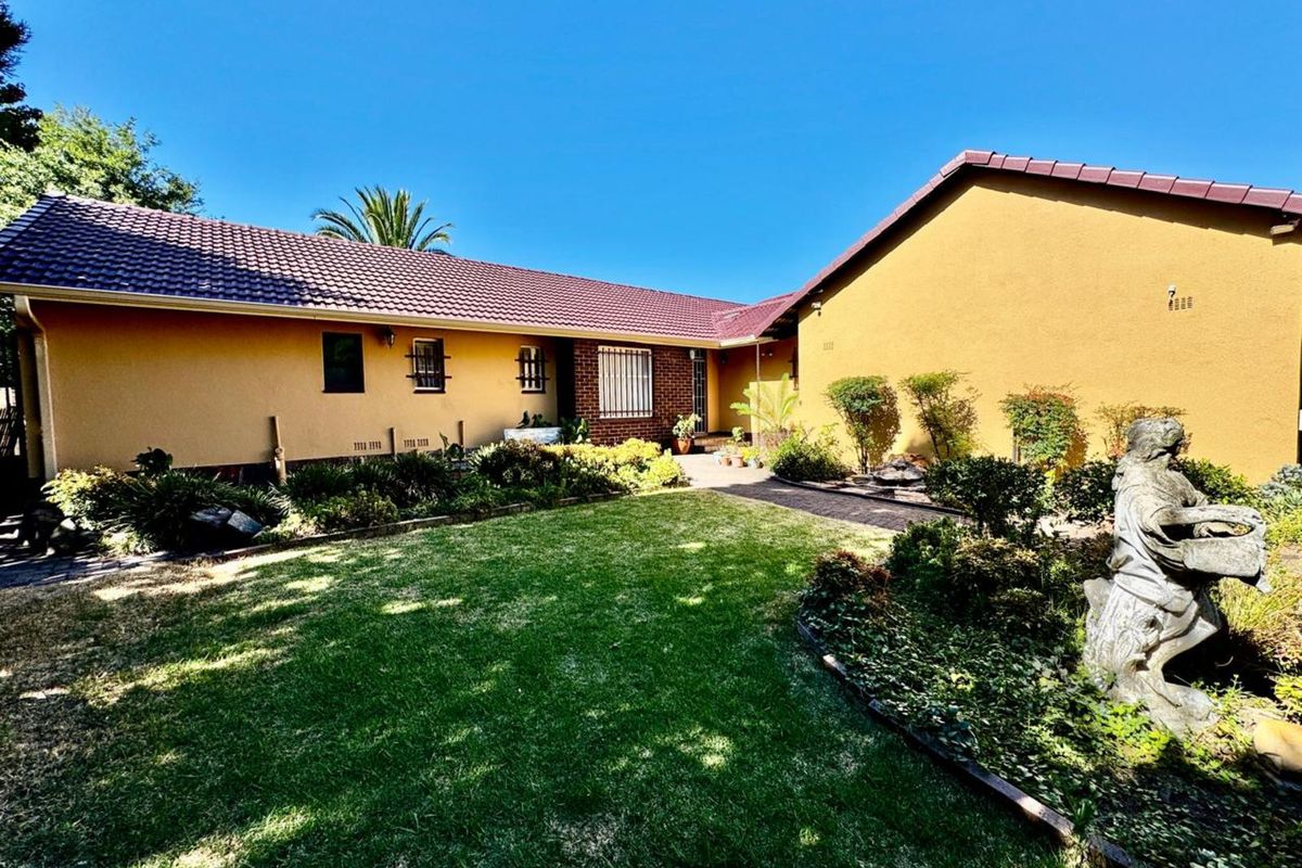 House For Sale in Secunda Central - Photo 3